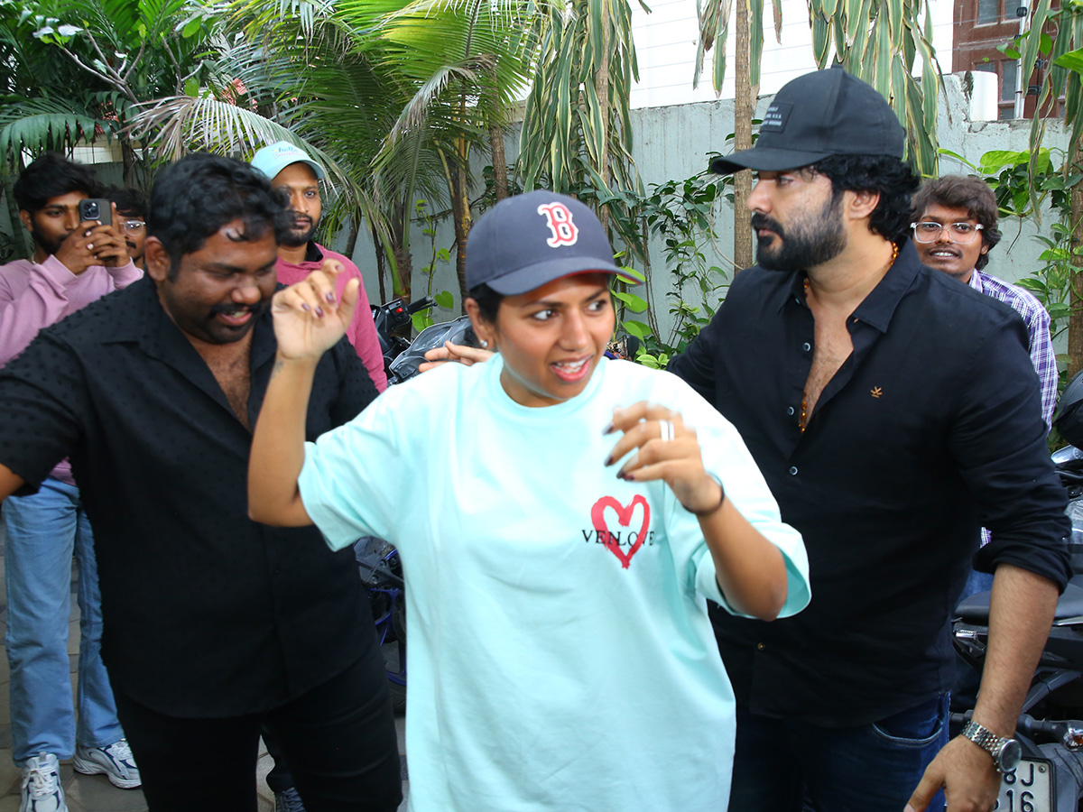 Telusu Kada Movie Success Celebrations Photos18