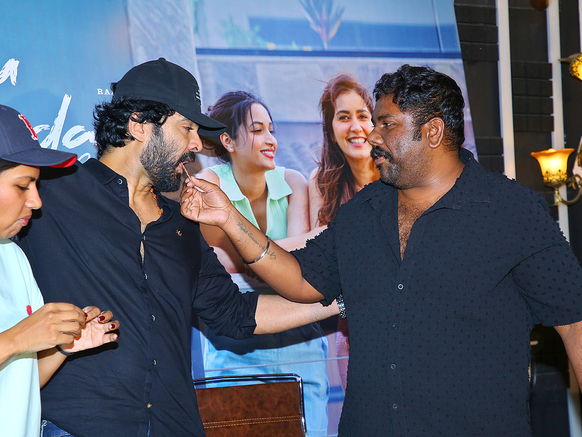 Telusu Kada Movie Success Celebrations Photos4