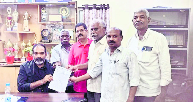 సమ్మెకు సై! 1