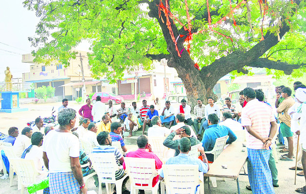 అత్యవసర సమయంలో 108కు కాల్ చేయాలి1
