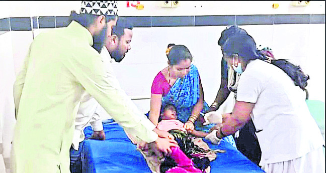 వీధి కుక్కల దాడి.. 25 మందికి గాయాలు 3