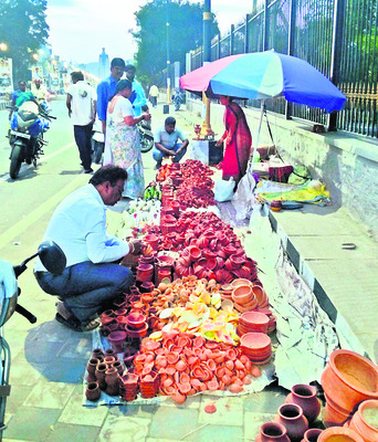 మార్కెట్లకు దీపావళి శోభ1