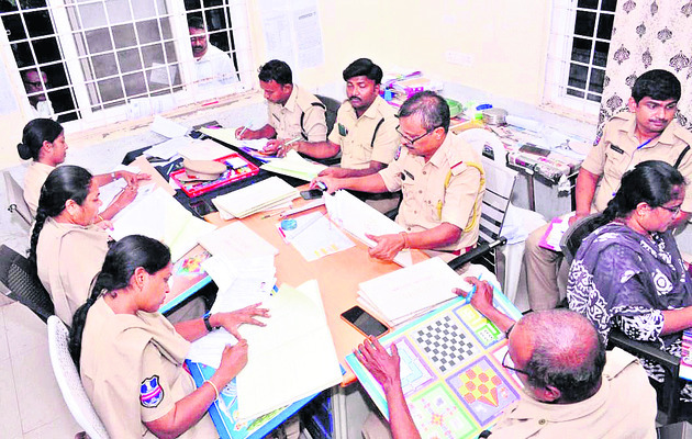 ఎకై ్సజ్ శాఖకు కిక్కు...1