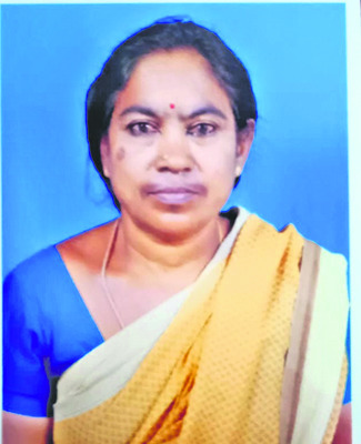 చిరు వ్యాపారిపైకి దూసుకొచ్చిన లారీ 1