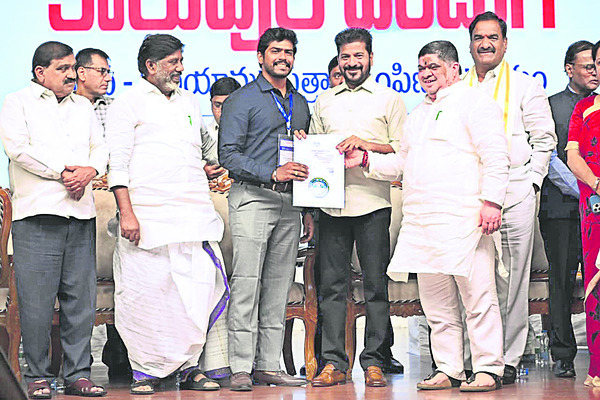 విధుల పట్ల నిర్లక్ష్యం చేస్తే కఠిన చర్యలు: గరీమా1