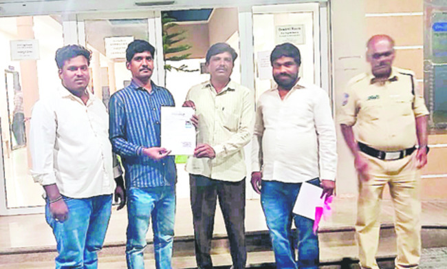 కష్టపడిన వారికే పార్టీ పదవులు 1