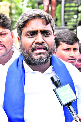 పత్రికా స్వేచ్ఛను హరించొద్దు1