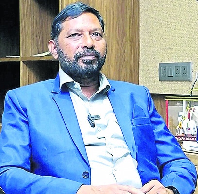 జర్నలిస్టులను వేధించడం తగదు
1