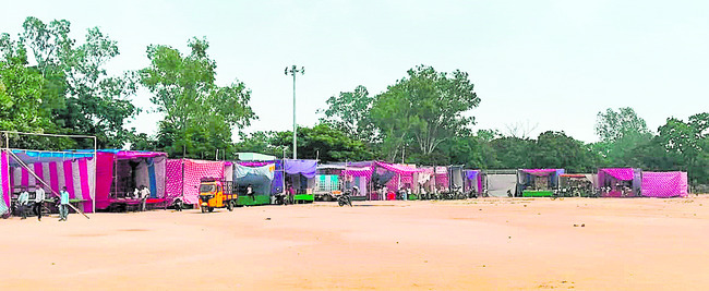 తహసీల్గ్రౌండ్లోబాణసంచా దుకాణాలు1