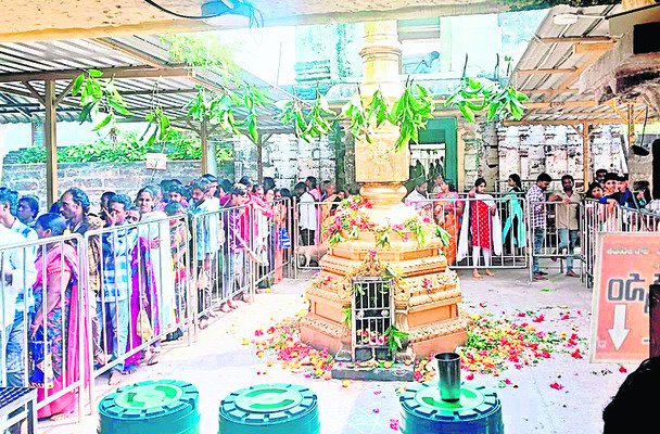 రత్నగిరి భక్త జనసంద్రం1