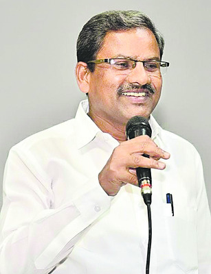పత్రికా స్వేచ్ఛపై దాడి తగదు3