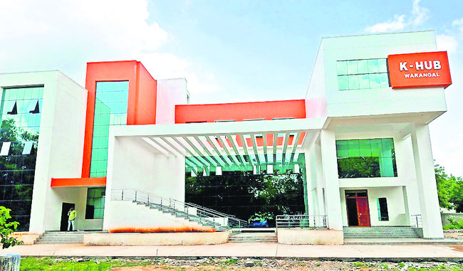 పాలన గాడిన పడినట్లేనా?1