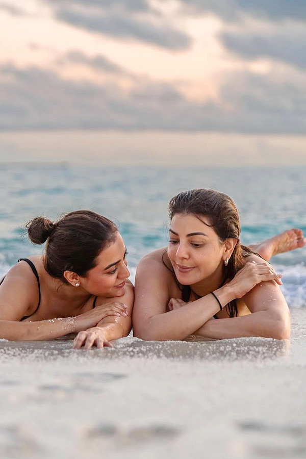 Actress Kajal Aggarwal shares Birthday Wishes To Her Sister Nisha Agarwal Photos5