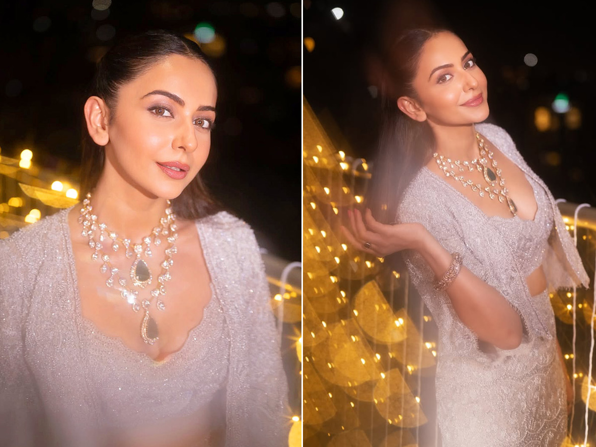 Actress Rakul Preet Singh Stuns Fans with Her Stunning Diwali Look Photos1