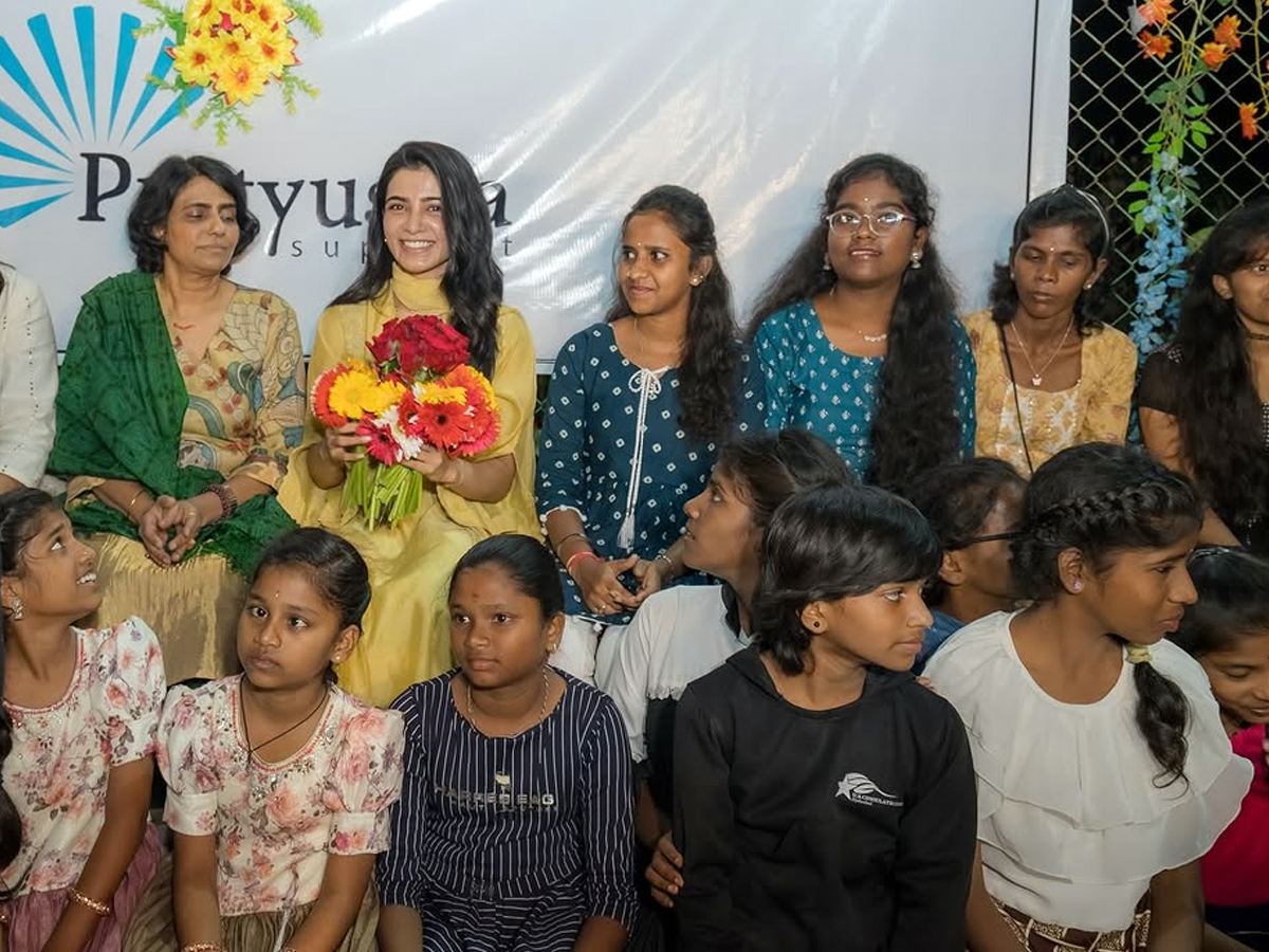Samantha's Diwali Celebrations with Kids (Photos)12