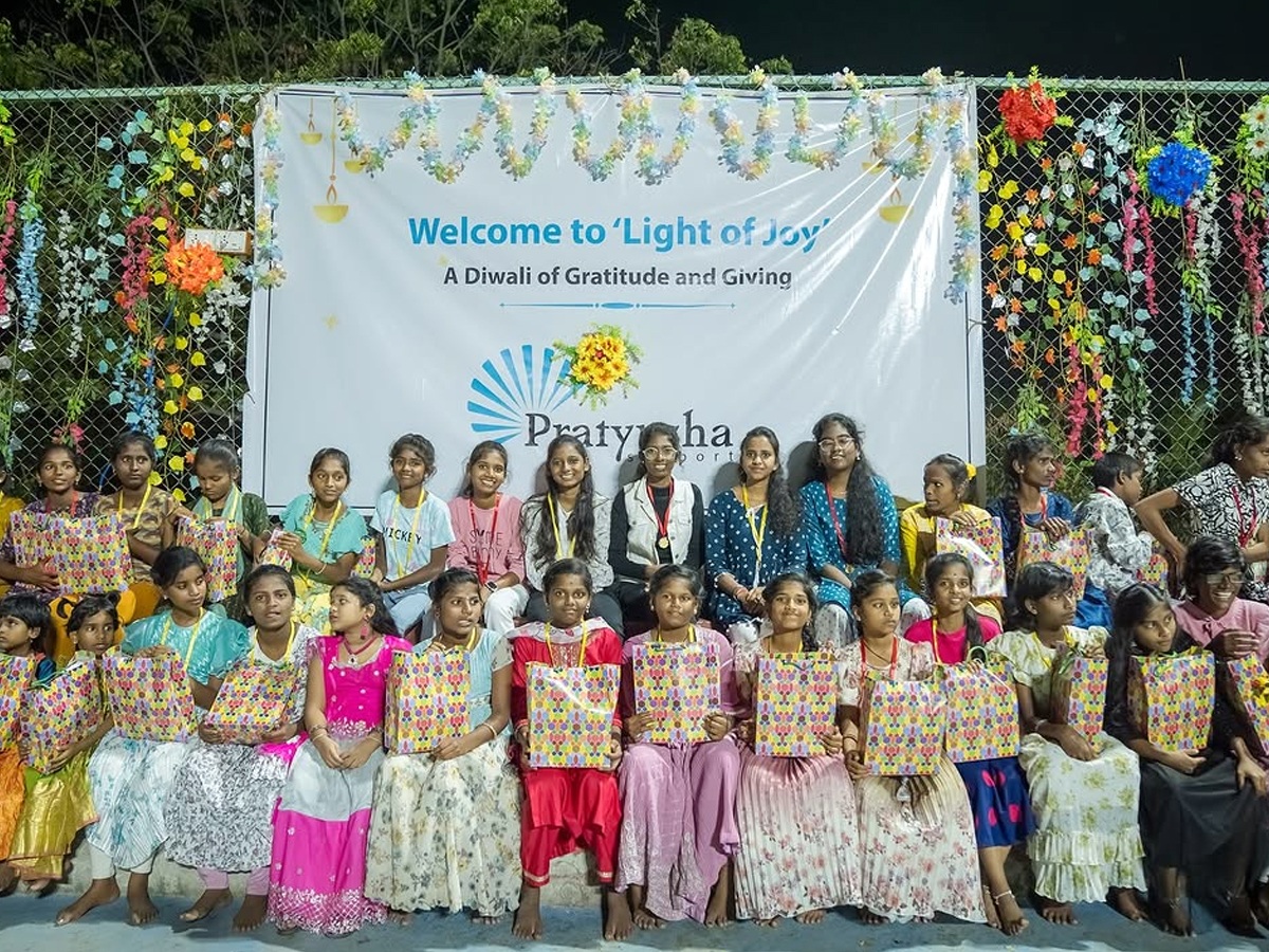 Samantha's Diwali Celebrations with Kids (Photos)13