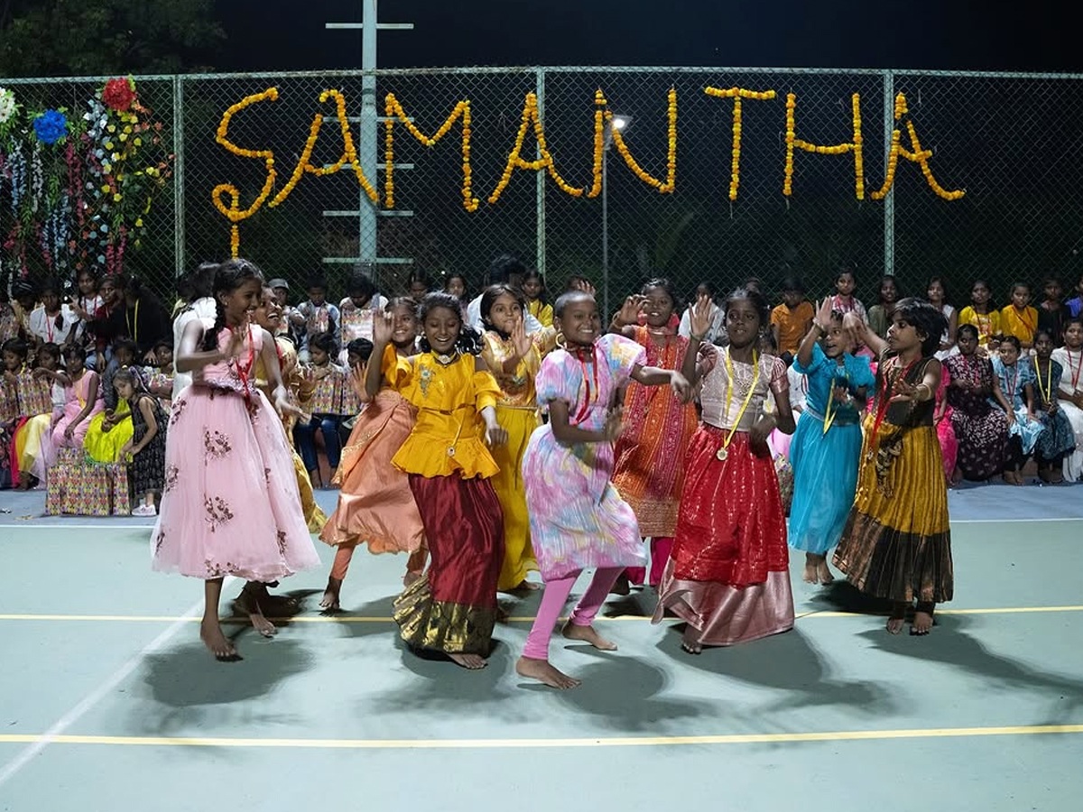 Samantha's Diwali Celebrations with Kids (Photos)6