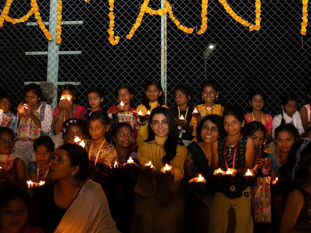 Samantha's Diwali Celebrations with Kids (Photos)9