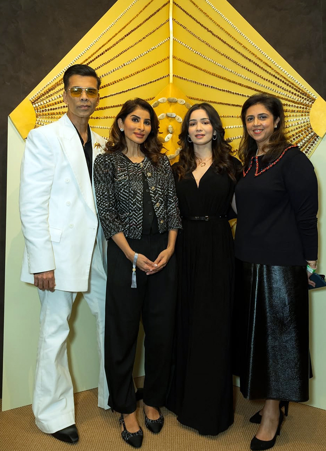 Have you seen the cute photos of and Sara Tendulkar?5