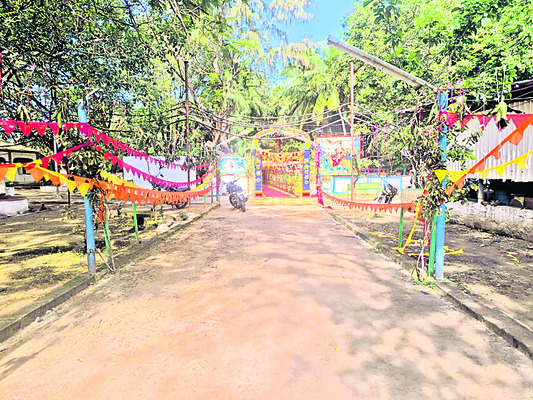 ఉత్సవాలకు సిద్ధం1