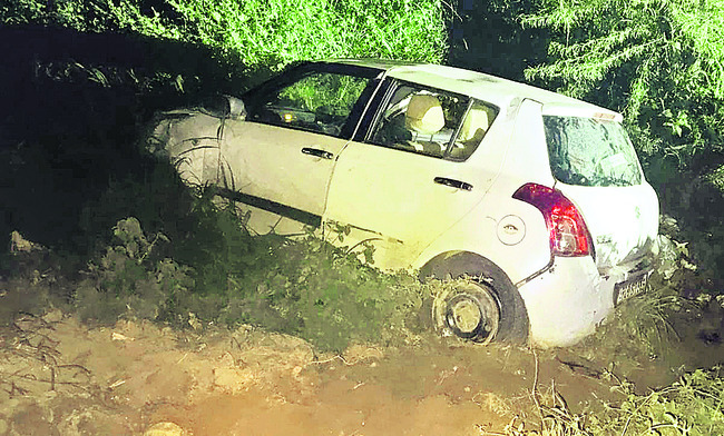 నీటి గుంతలో పడి యువకుడి మృతి
2