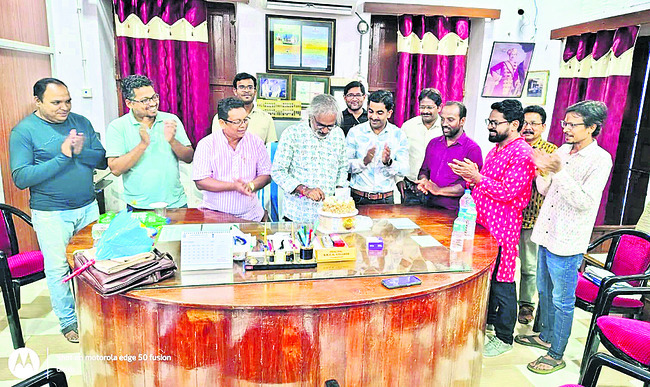 ప్రిన్సిపాల్‌ జితేంద్రనాథ్‌కు ఘనంగా వీడ్కోలు 1