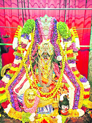 మహిషాసురమర్ధినిగా బోయకొండ గంగమ్మ1