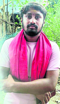 దశాబ్దాల నుంచి పురోహితుల ఆధీనంలో..1