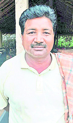 పోలీసు, రెవెన్యూ అధికారులు స్పందించాలి..
1