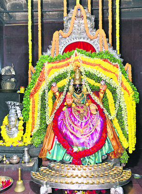 మహాలక్ష్మిగా కనకమహాలక్ష్మి 1