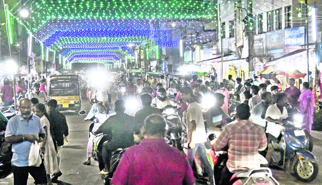 దసరా.. ధరల జోరు.. 5
