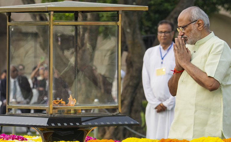 PM Modi pays tribute to Mahatma Gandhi on occasion of his birth anniversary at Rajghat in New Delhi Photos3