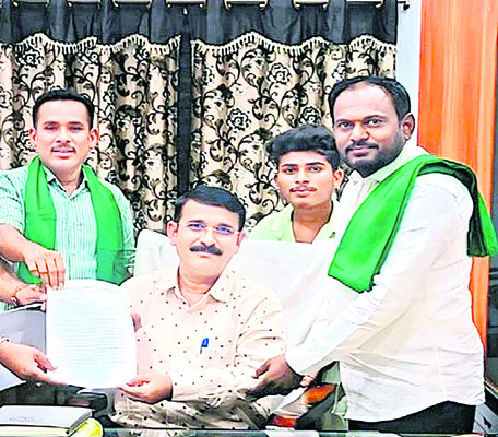 నిందితులపై చర్యలు తీసుకోండి1