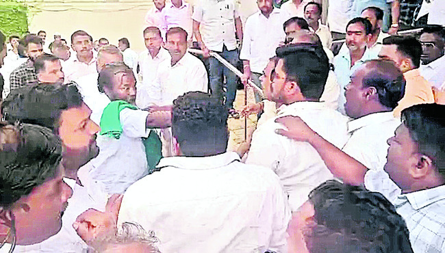 దీపాలు వెలిగిస్తుండగా ప్రమాదం 1