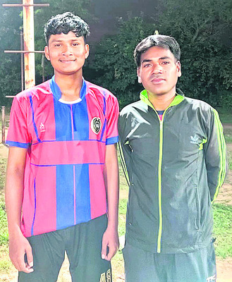 యూనివర్సిటీ ఫుట్బాల్ పోటీలకు సోమగూడెం యువకుడు1