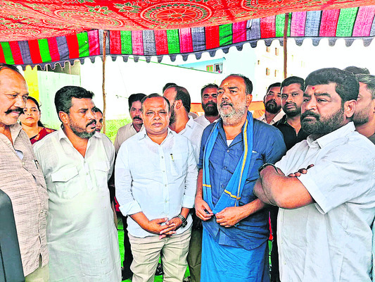ప్రైవేటీకరణ విరమించుకోవాలి 1