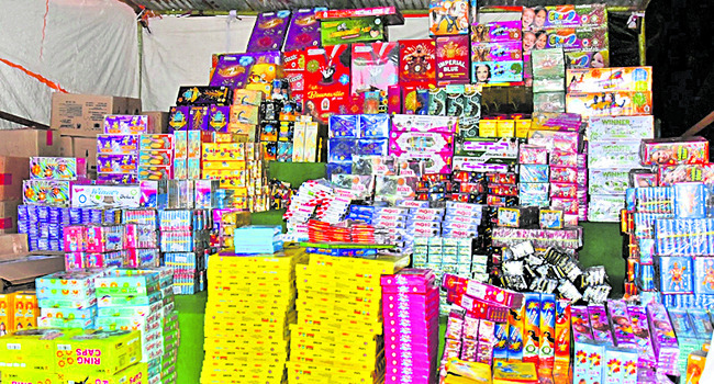 అప్రమత్తతతో ఆనంద దీపావళి1