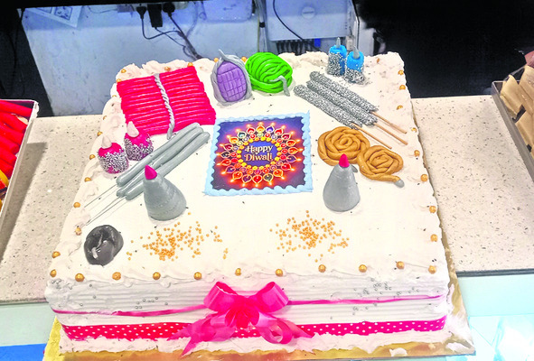 ● క్రాకర్స్.. స్వీట్స్ 1