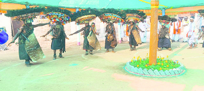 గూడేల్లో సంబురంగా దండారీ1