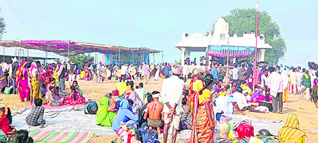 కాకో ఆలయానికి పోటెత్తిన భక్తజనం1