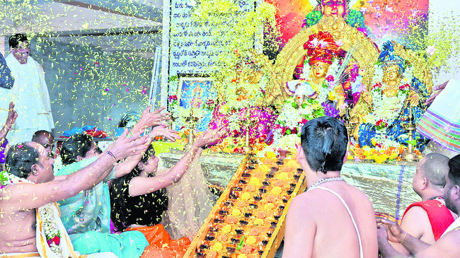 జిల్లా ప్రజలకు దీపావళి శుభాకాంక్షలు
2