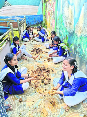 ‘మట్టి ప్రమిదలు వాడుదాం’ 1