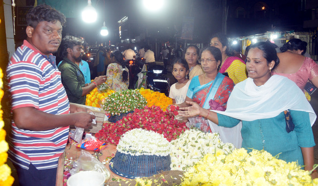 వెలుగు దివ్వెల పండుగ1