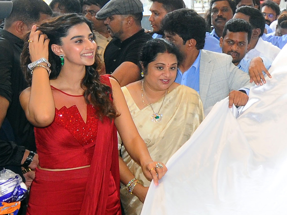 Actress Meenakshi Chaudhary in Anantapur Photos12