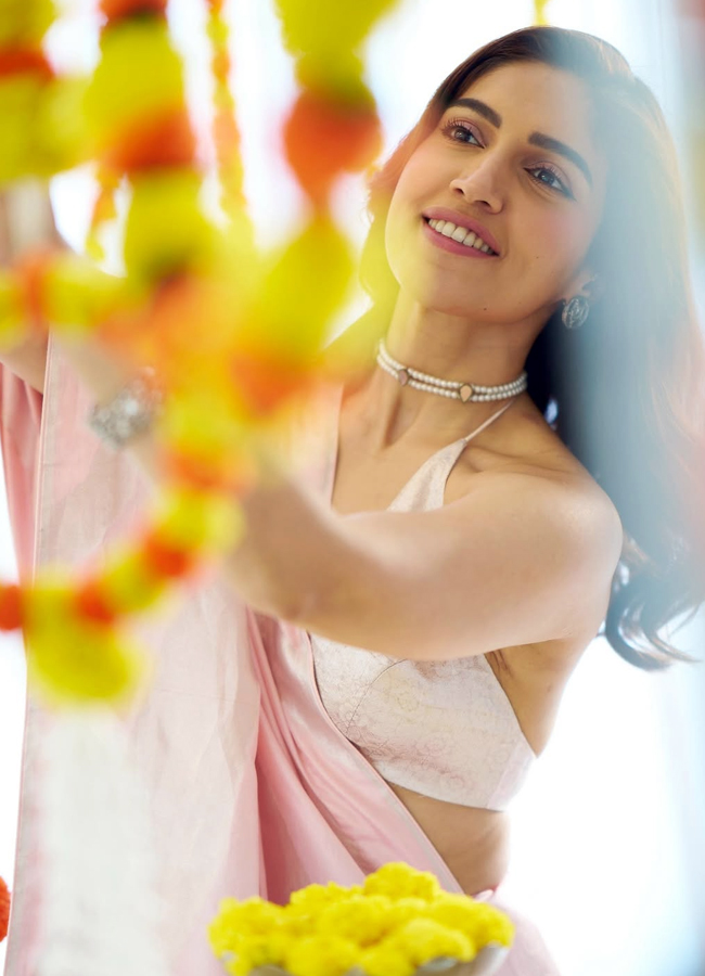 Bollywood actress Bhumi Pednekar celebrated the festival with enthusiasm.4