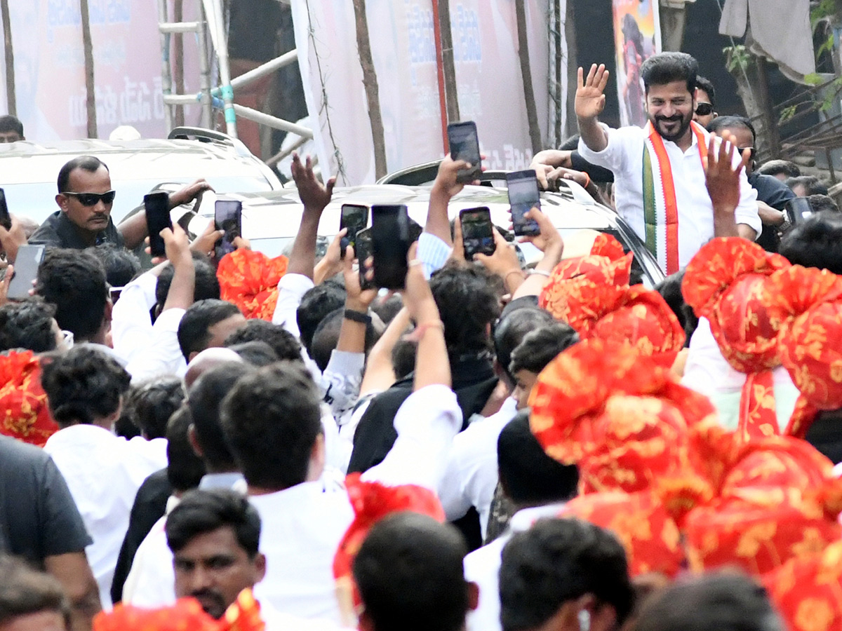 CM Revanth Reddy Inaugurates Sadar Festival at NTR Stadium in Hyderabad16