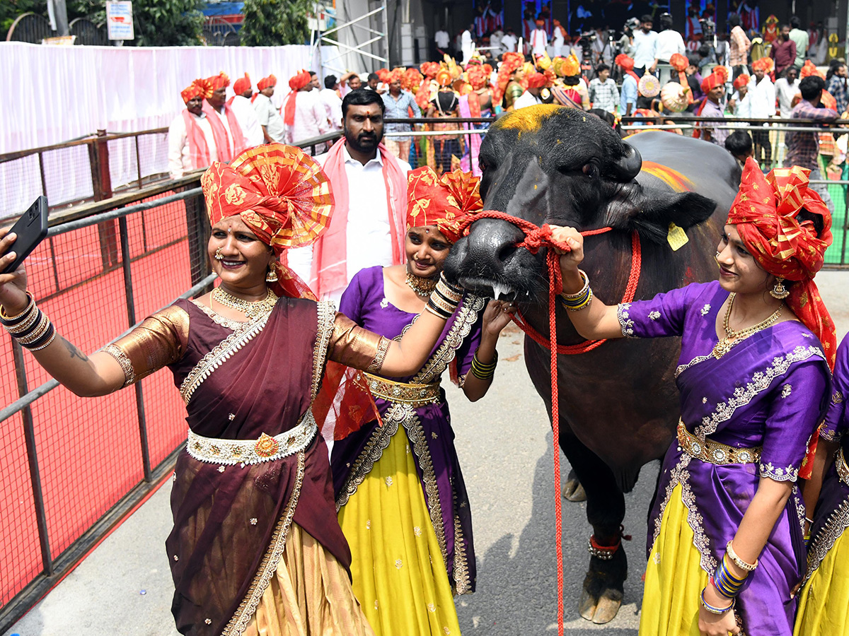 CM Revanth Reddy Inaugurates Sadar Festival at NTR Stadium in Hyderabad2