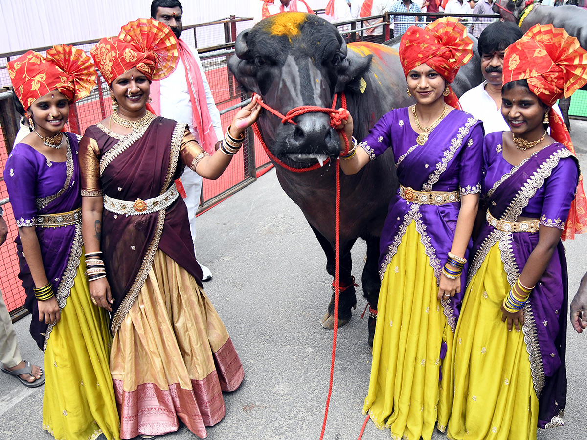 CM Revanth Reddy Inaugurates Sadar Festival at NTR Stadium in Hyderabad3
