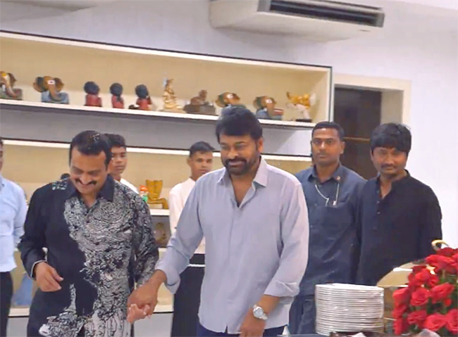 Diwali 2025 Bash At Bandla Ganesh Residence Viral Photos Gose26
