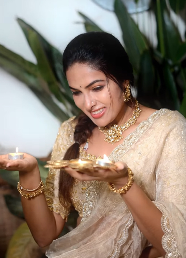 Diwali 2025 Bigg Boss beauties' Diwali celebrations (photos)14